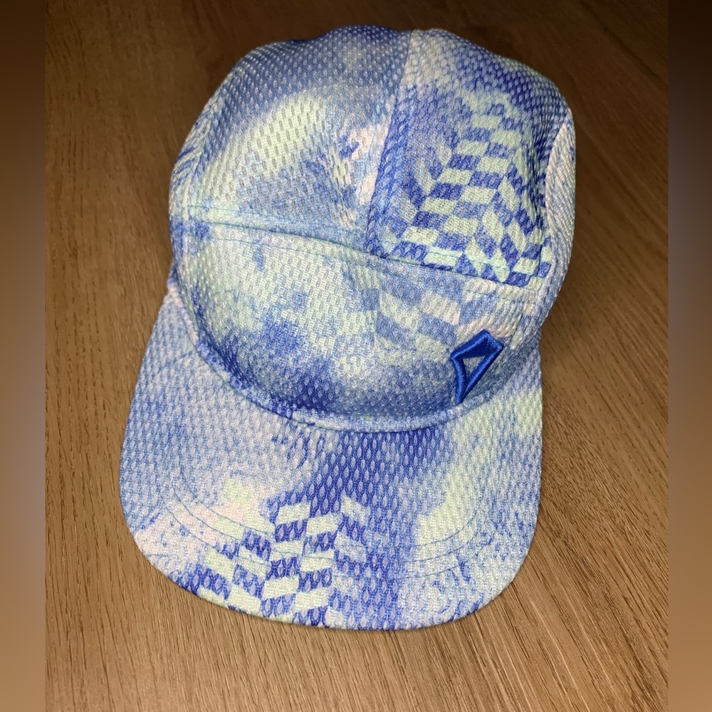 3/$25 Girls Ivivva hat size xs/s